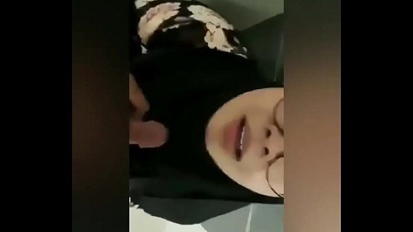 Indonesia jilbab blowjob